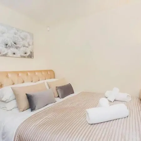 Barn Near With Hot Tub